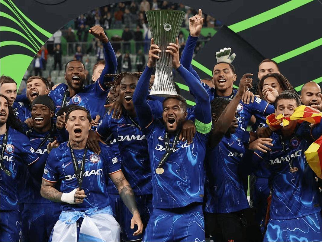 亿德体育官方入口包含今晚欧联焦点战，勒沃库森强势反弹，悬念犹存，年轻球员得到机会的词条